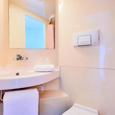 Premiere Classe Dunkerque ホテル *