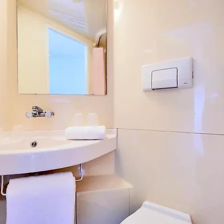 Premiere Classe Dunkerque Apartment *
